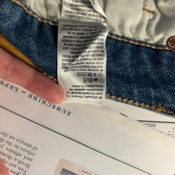 American Eagle Distressed Mom Short - Picture 7 of 7